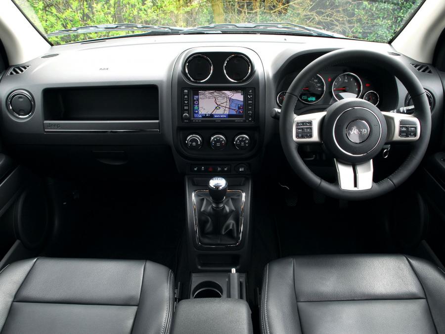  Jeep Compass 2011 года  (UK) (фото 10 из 27)